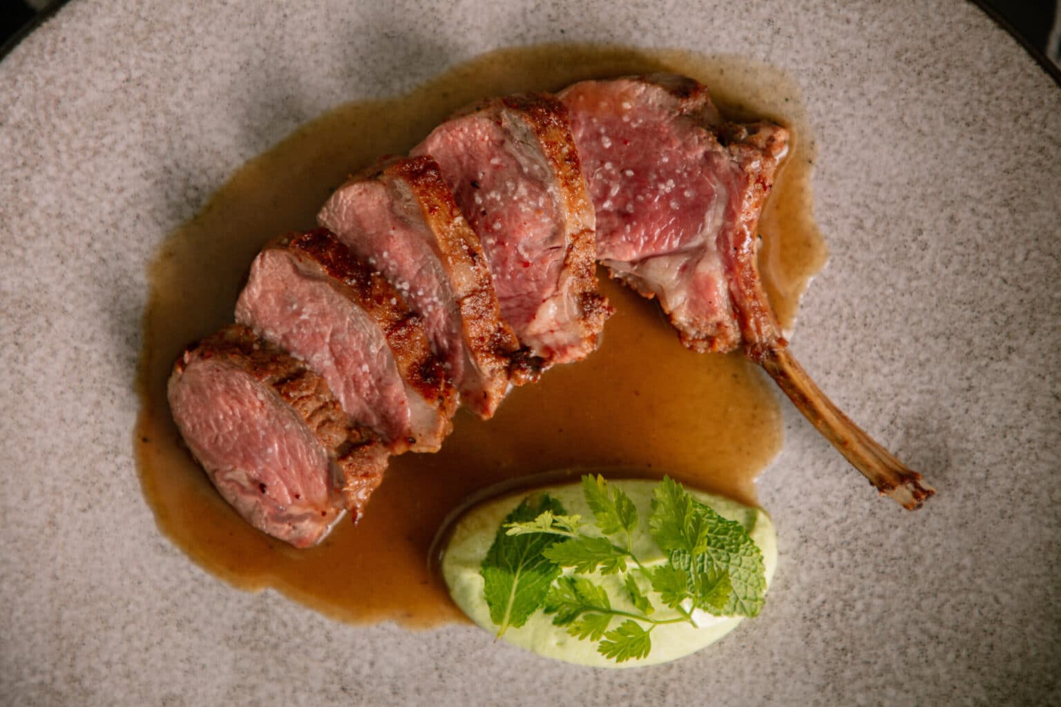 Libanesische Küche im Restaurant Luliba bei Lulu Guldsmeden in Berlin