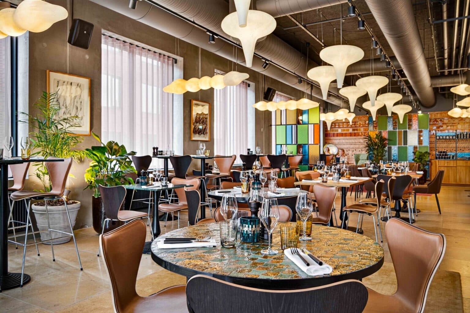Restaurant area at Bisou Bar & Bistro located at hotel Belle Guldsmeden in Aarhus