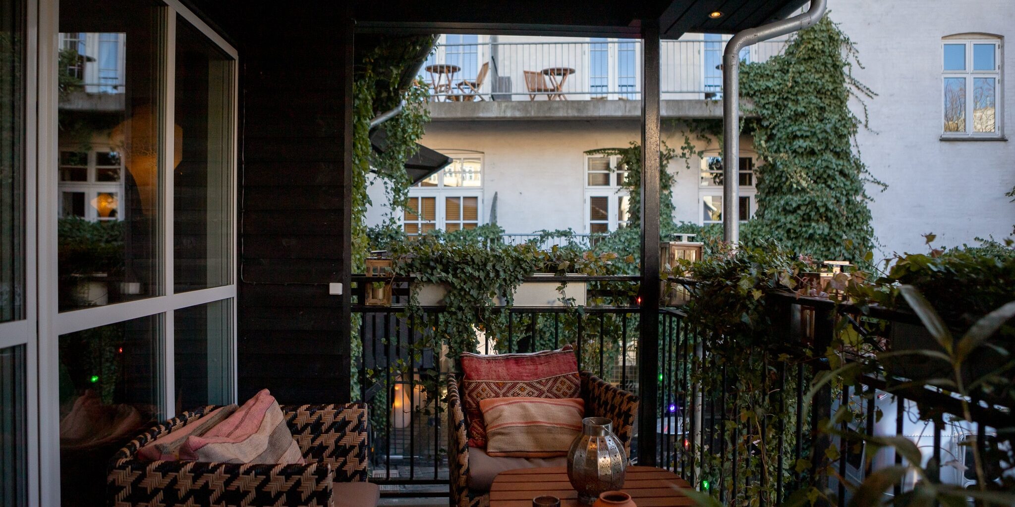 66 Carlton - Restaurant - Interior - outdoor - Balcony - Horizontal